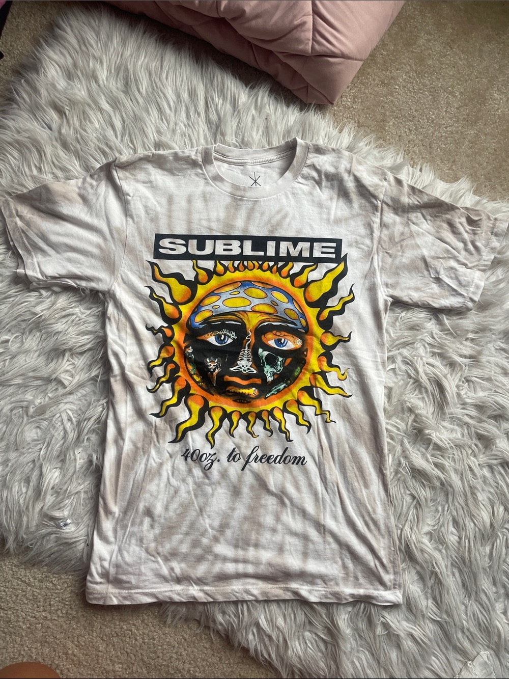 White Graphic Sun Tee - Women's Short Sleeve